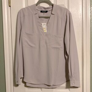 Nine West size XL blouse v-neck pale gray long sleeve nwt